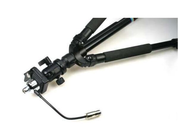 Vorschau KOMUNICA RB-3WI Stativaufsatz mit PL-Buchse - 1/4 Gewinde Unterseite